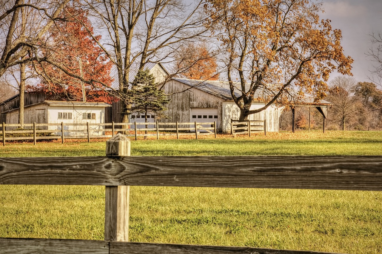 barn rustic barns free photo