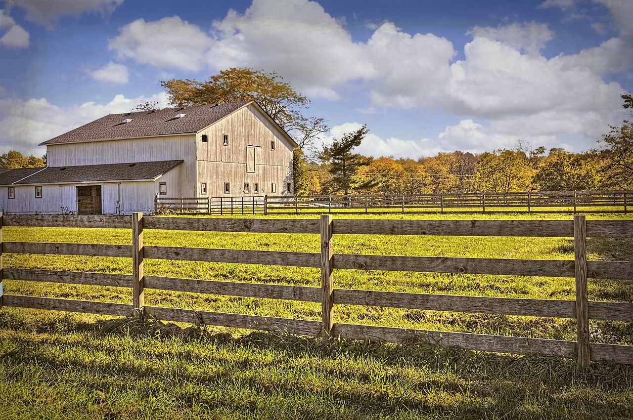 barn rustic barns free photo