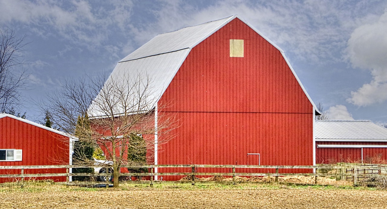 barn rustic barns free photo