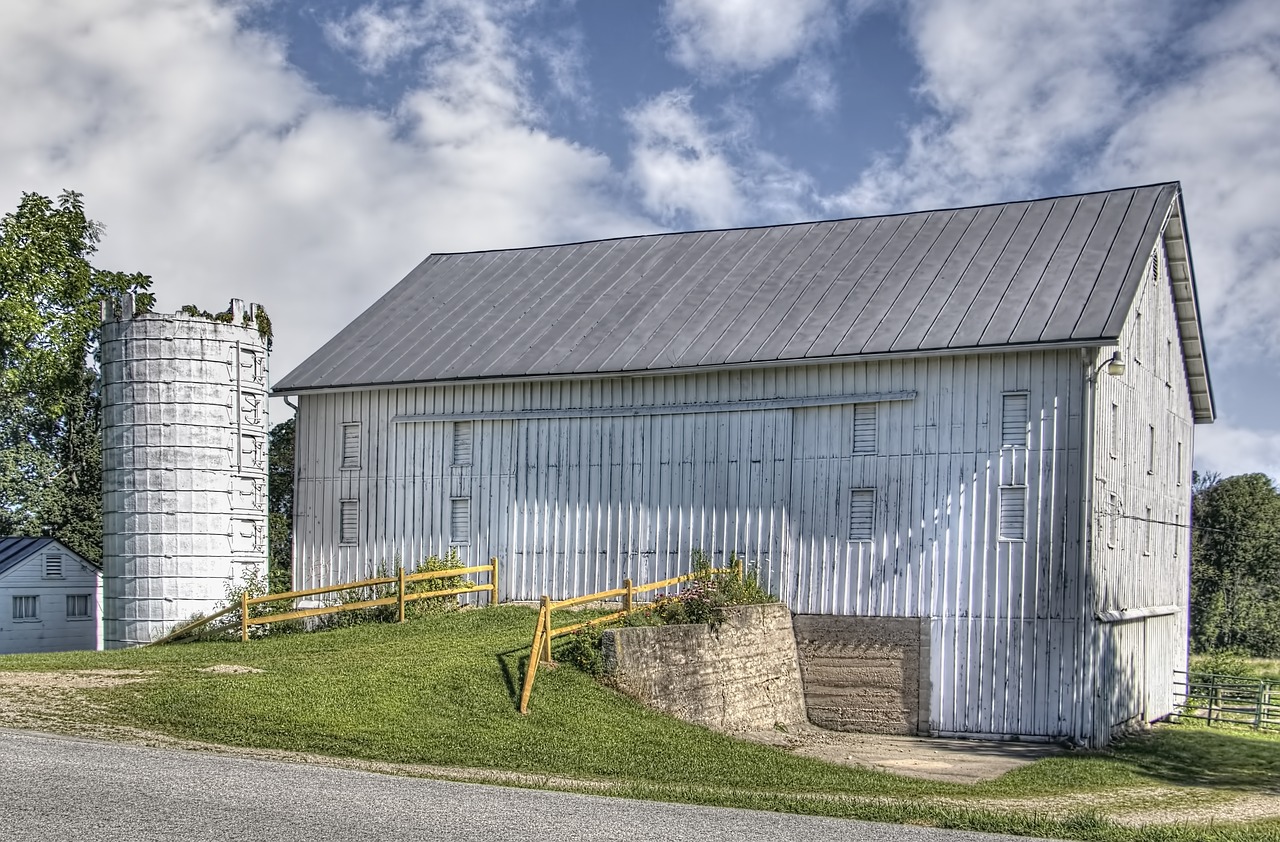 barn rustic barns free photo