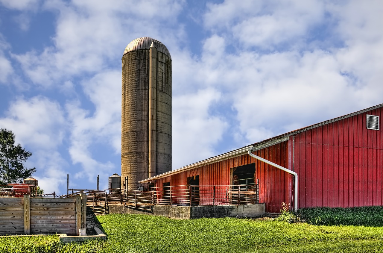 barn rustic barns free photo