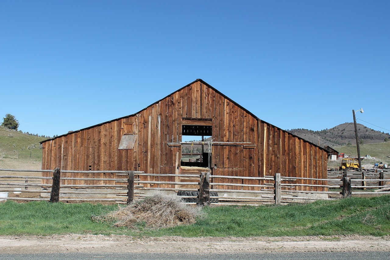 barn old west free photo