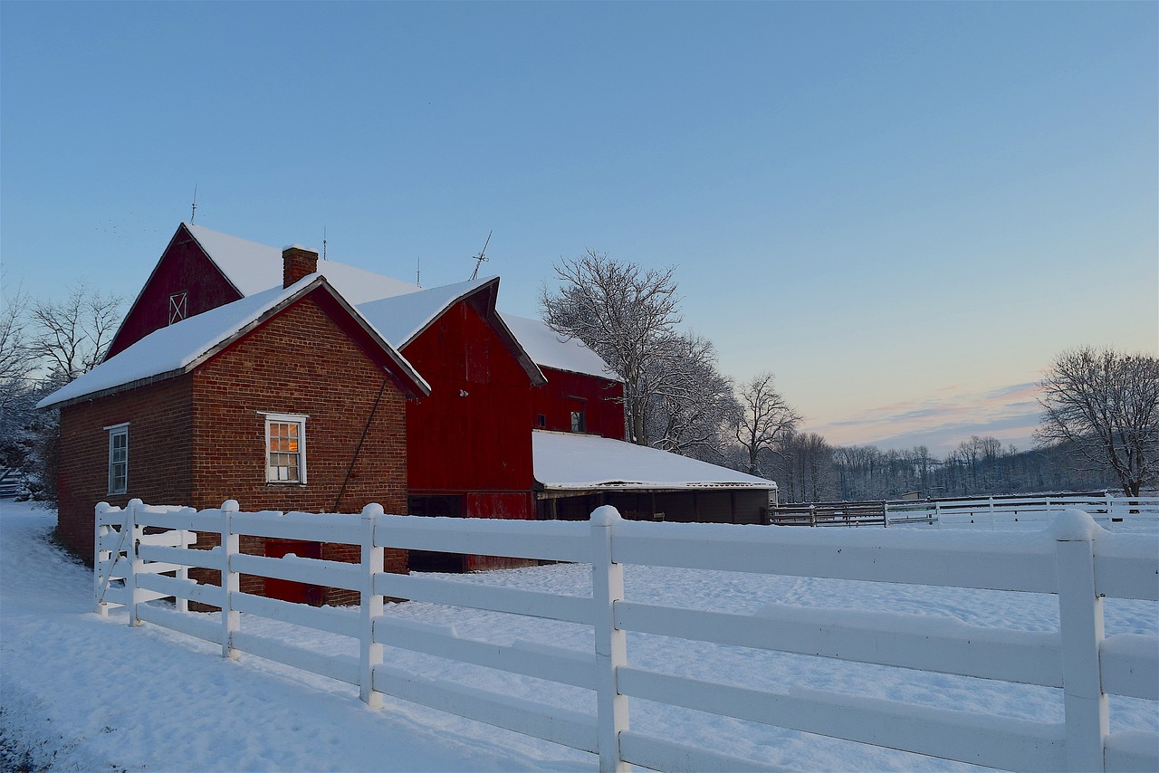 barn winter snow free photo