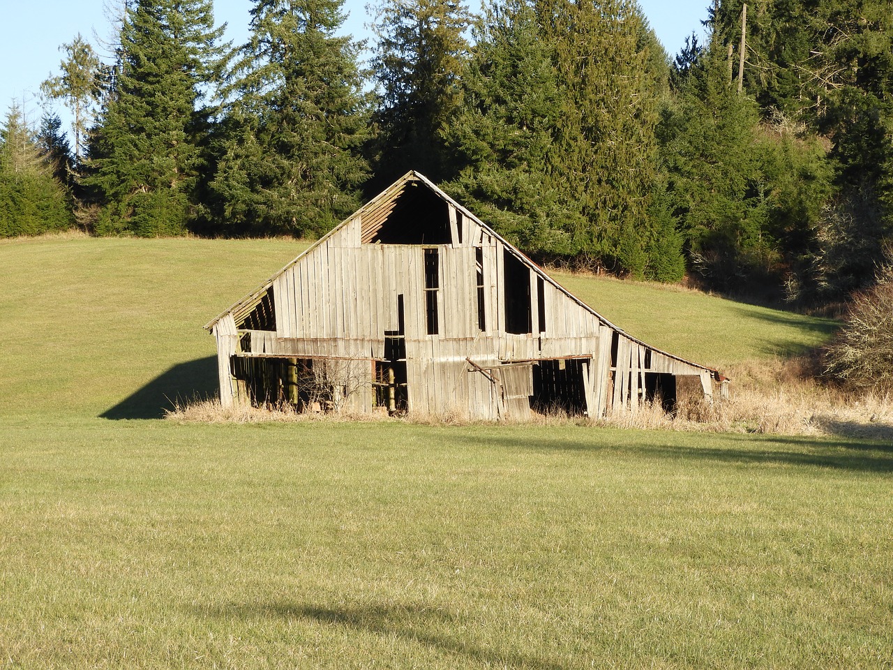 barn rustic weathered free photo