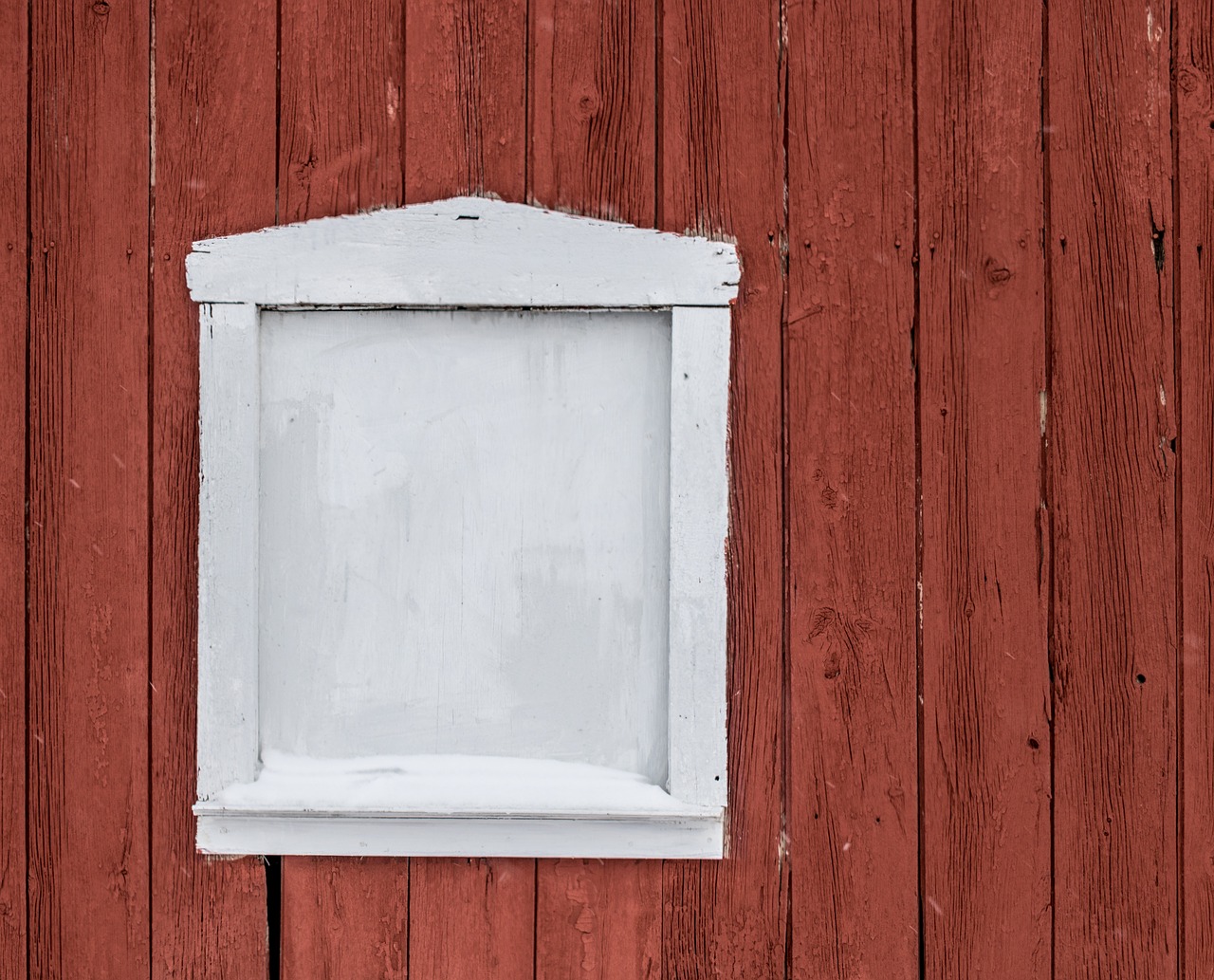 barn  barn window  window free photo