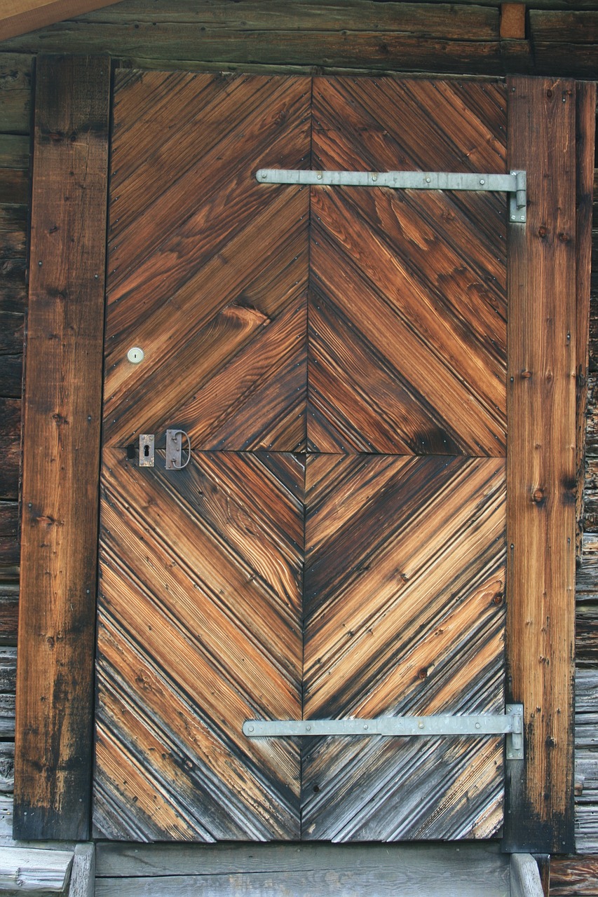 barn door wood free photo