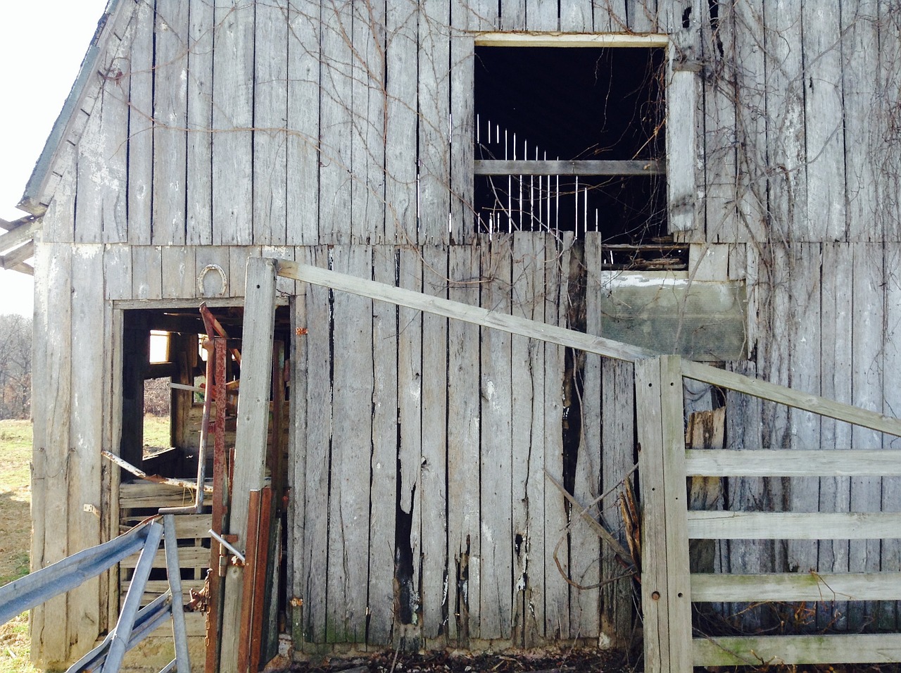 barn weathered vintage free photo