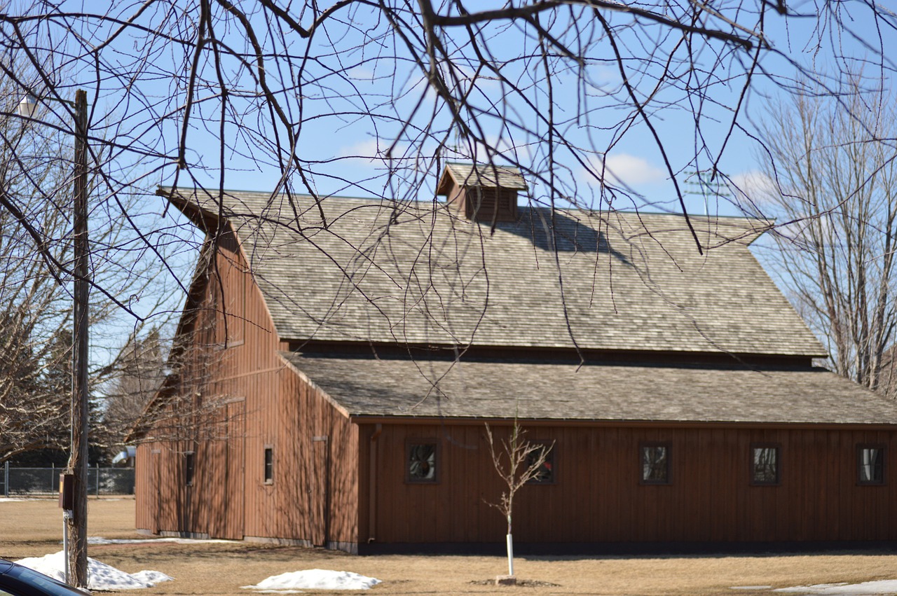 barn outside wood free photo