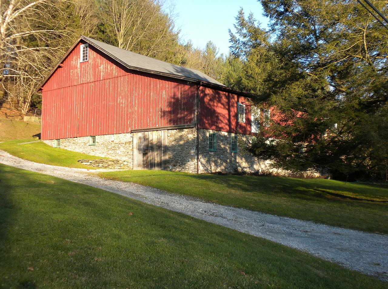 barn farm rural free photo