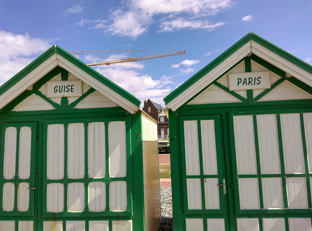 barracks houses beach free photo