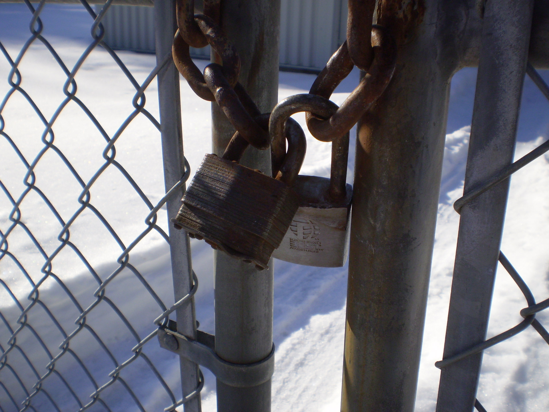 padlock fence barred free photo