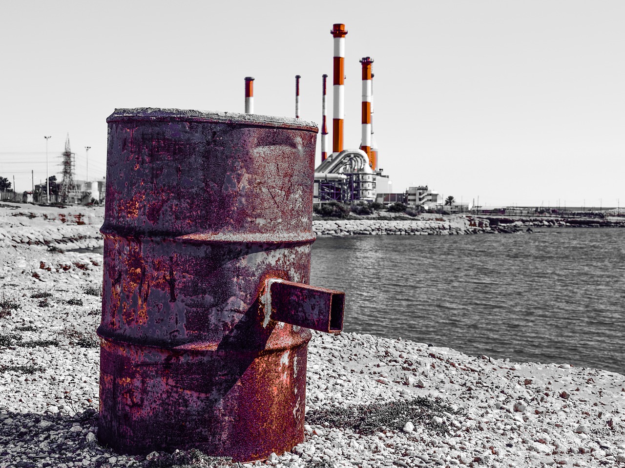 barrel rusty pollution free photo