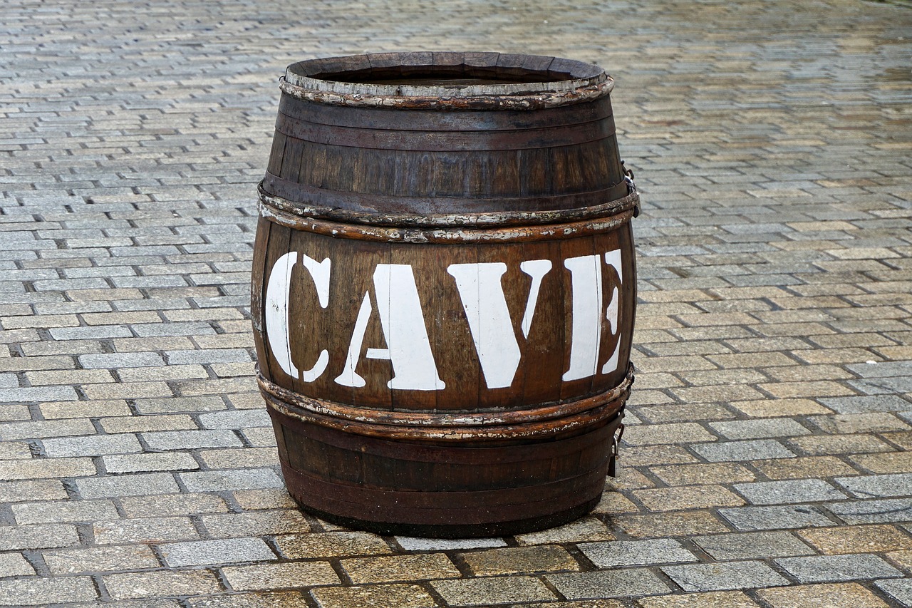 barrel drink cave free photo