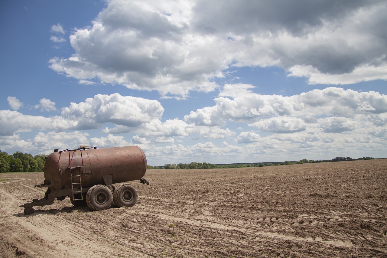 barrel  field  sky free photo