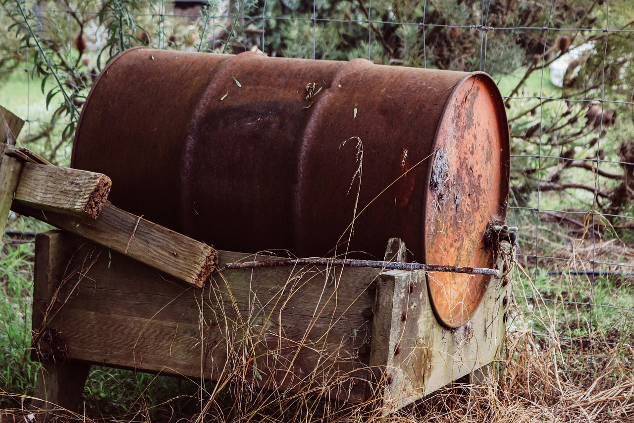 barrel farm nature free photo