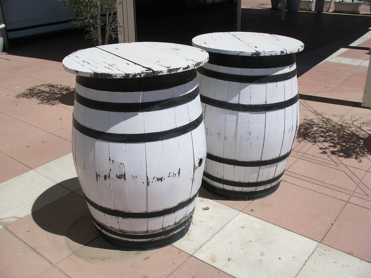 barrels white bar free photo