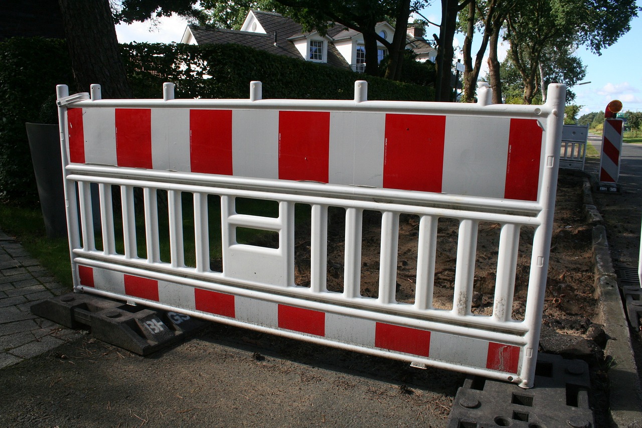 barrier red white construction fence free photo