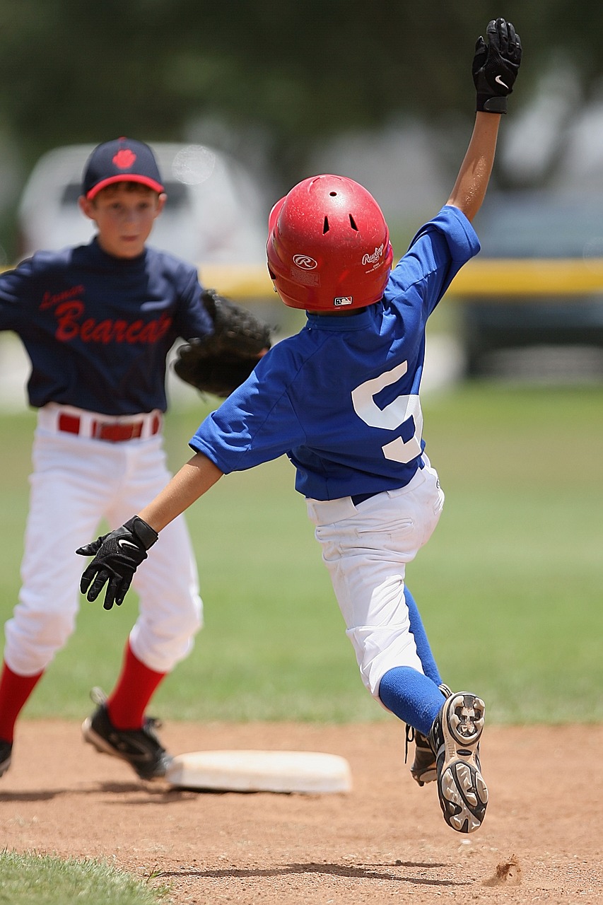 baseball runner sliding free photo