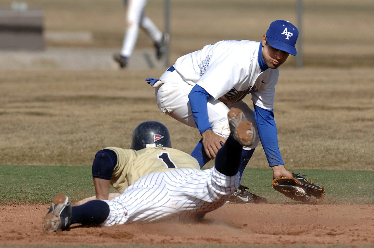 baseball second base tag free photo