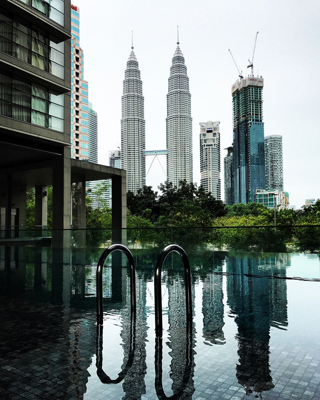 bashniistroy  petronas  kualalumpur free photo