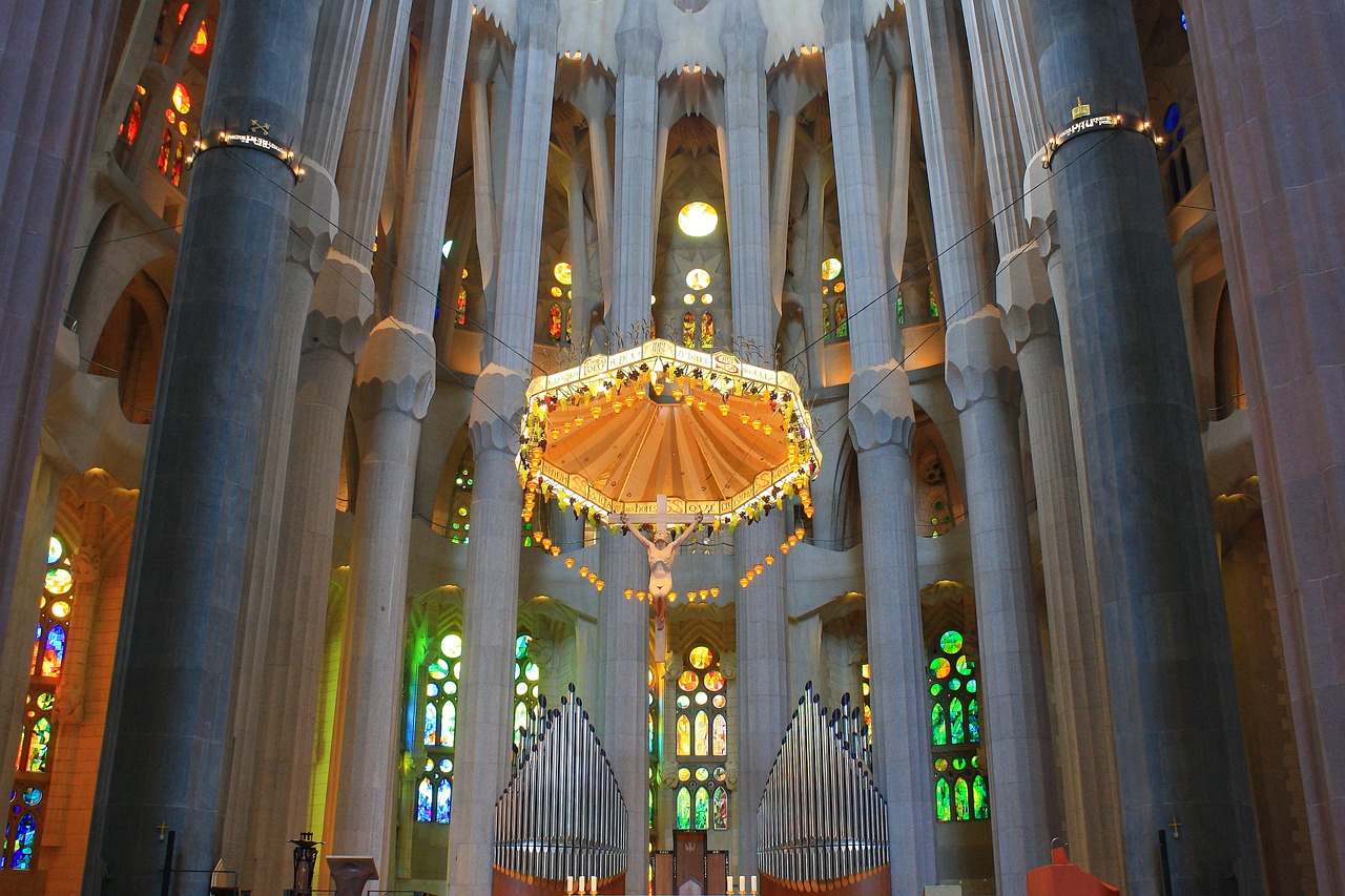 basilica  barcelona  architecture free photo