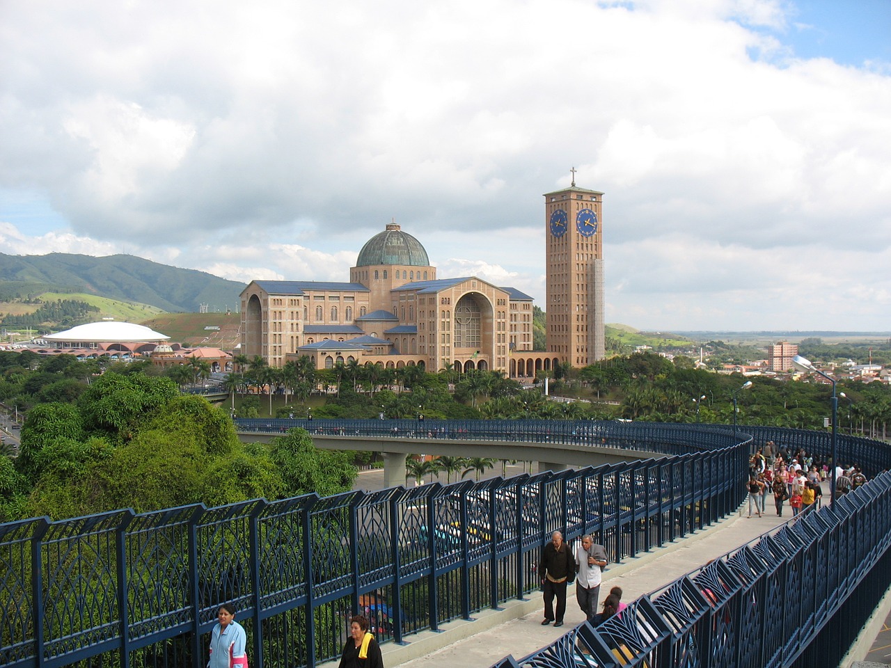 basilica nossa senhora aparecida brazil free photo