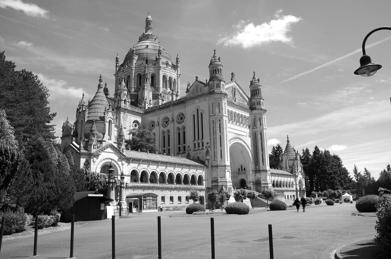 basilica of lisieux ste thérèse religion free photo