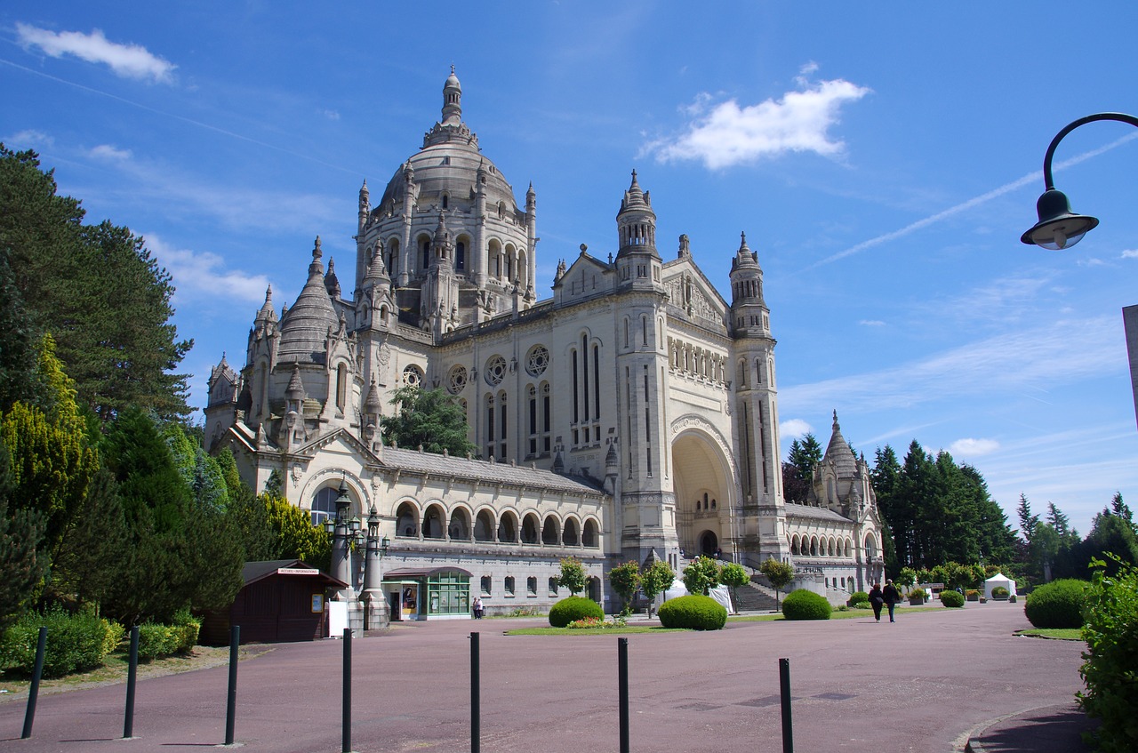 basilica of lisieux st thérèse religion free photo