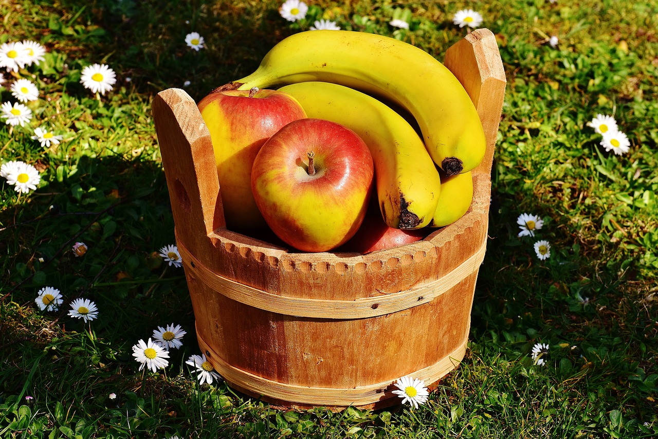 basket wood fruit free photo