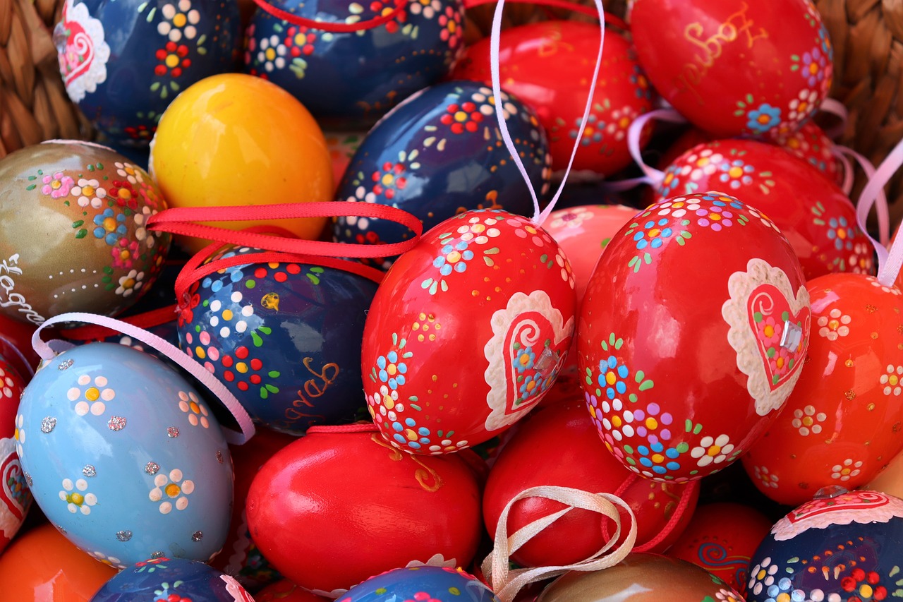 basket  easter eggs  colorful free photo