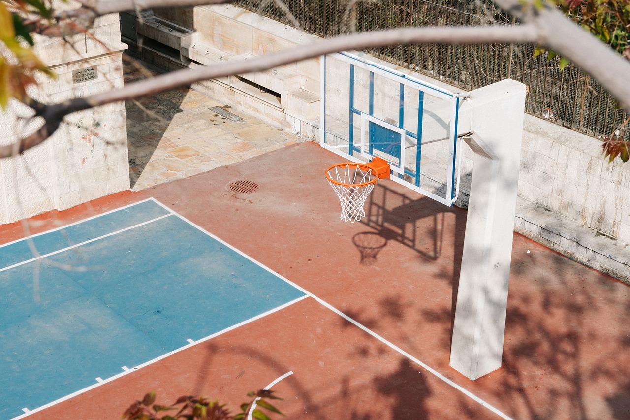 basketball court  basketball  sports free photo