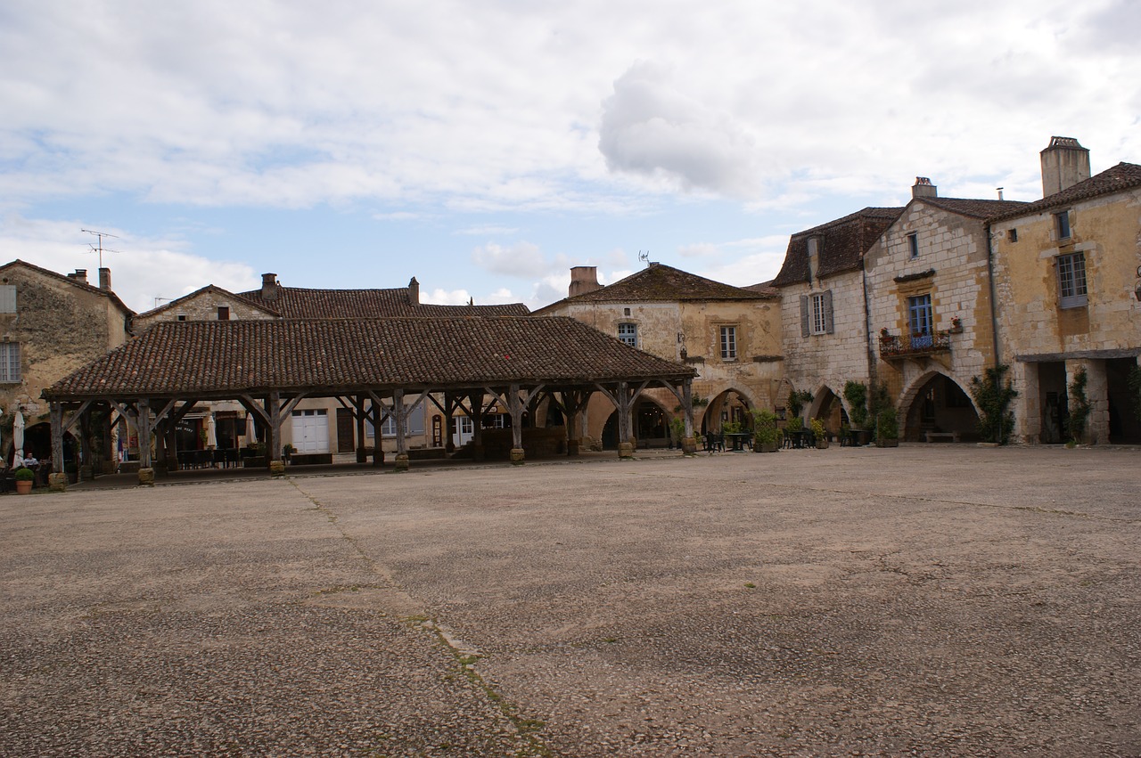 bastide monpazier dordogne free photo