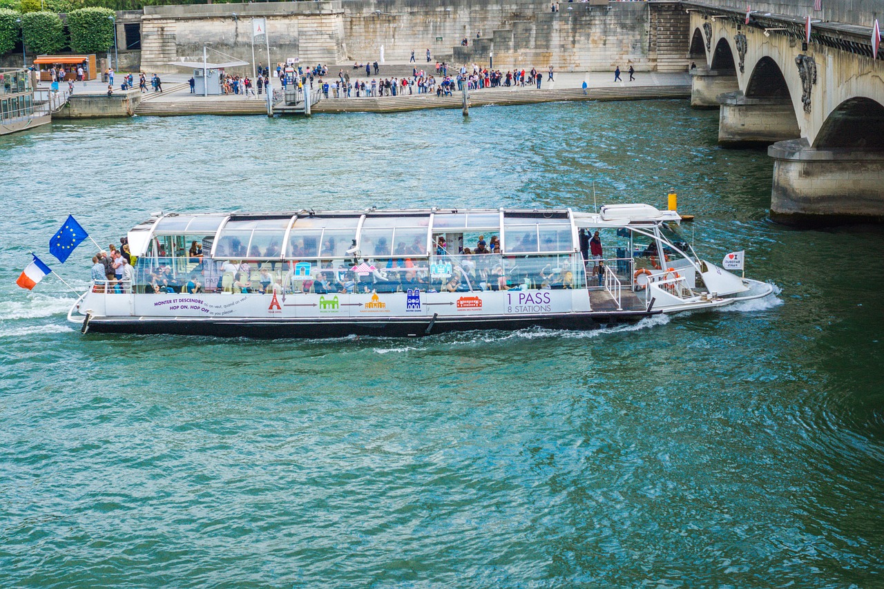 bateau-mouche boad ride paris boat free photo