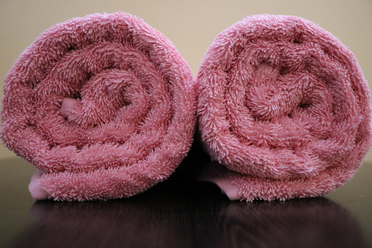 bath towel  450 gsm  color pink free photo