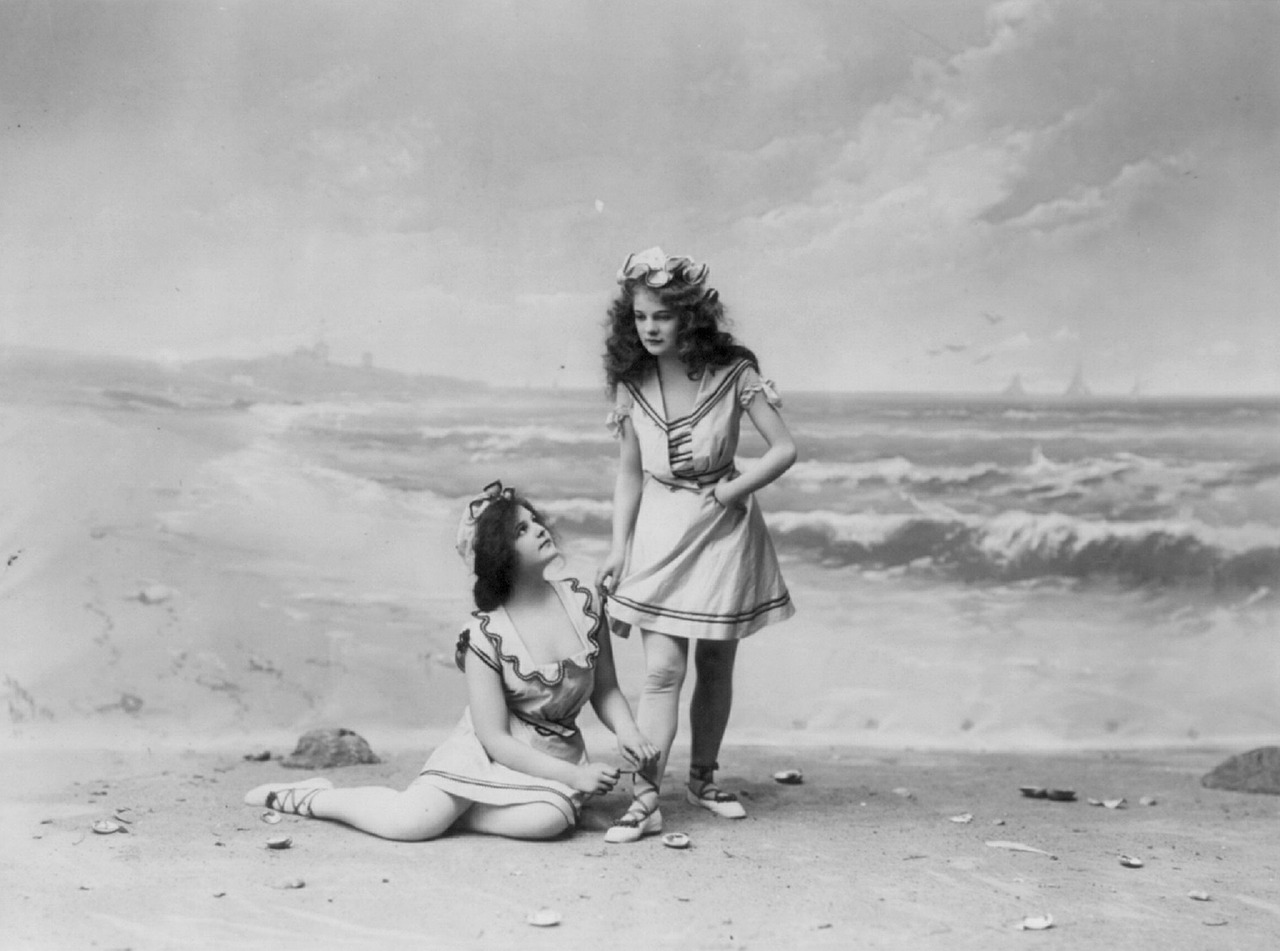 bathers girls vintage free photo
