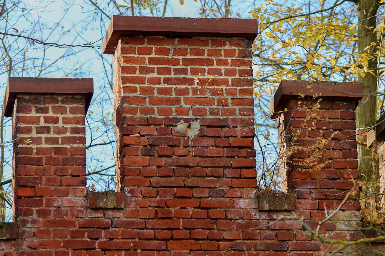 battlements  brick  architecture free photo