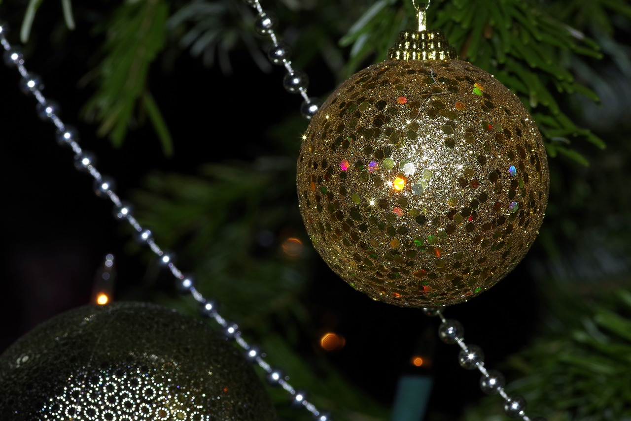 bauble ornament christmas tree free photo