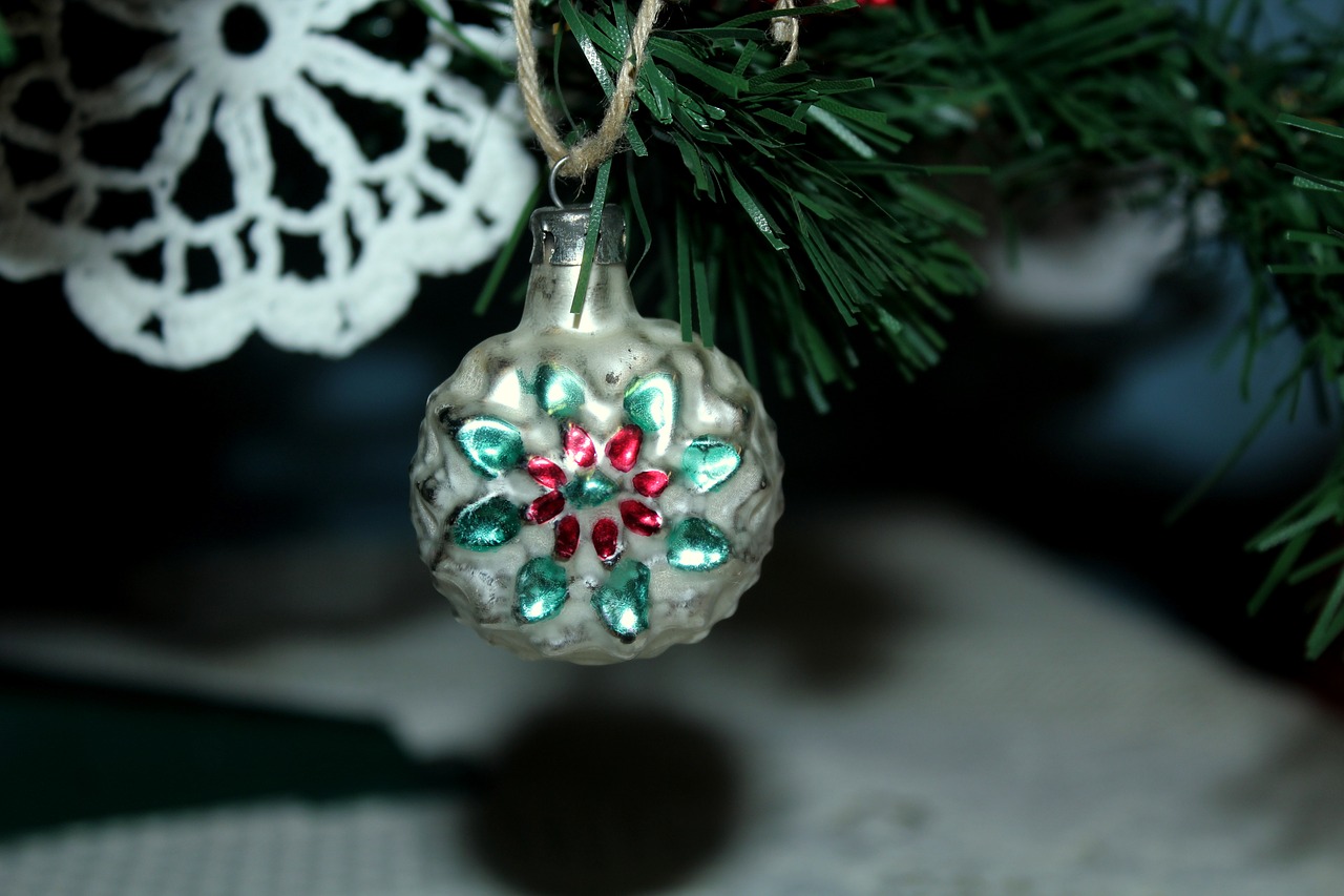 bauble  ornament  christmas tree free photo