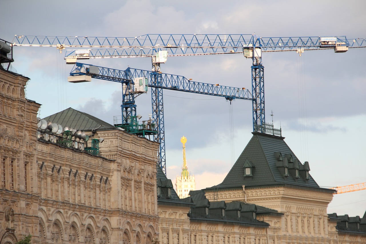 baukran moscow red square free photo