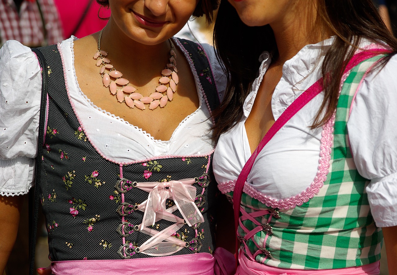 bavaria munich traditional costume free photo