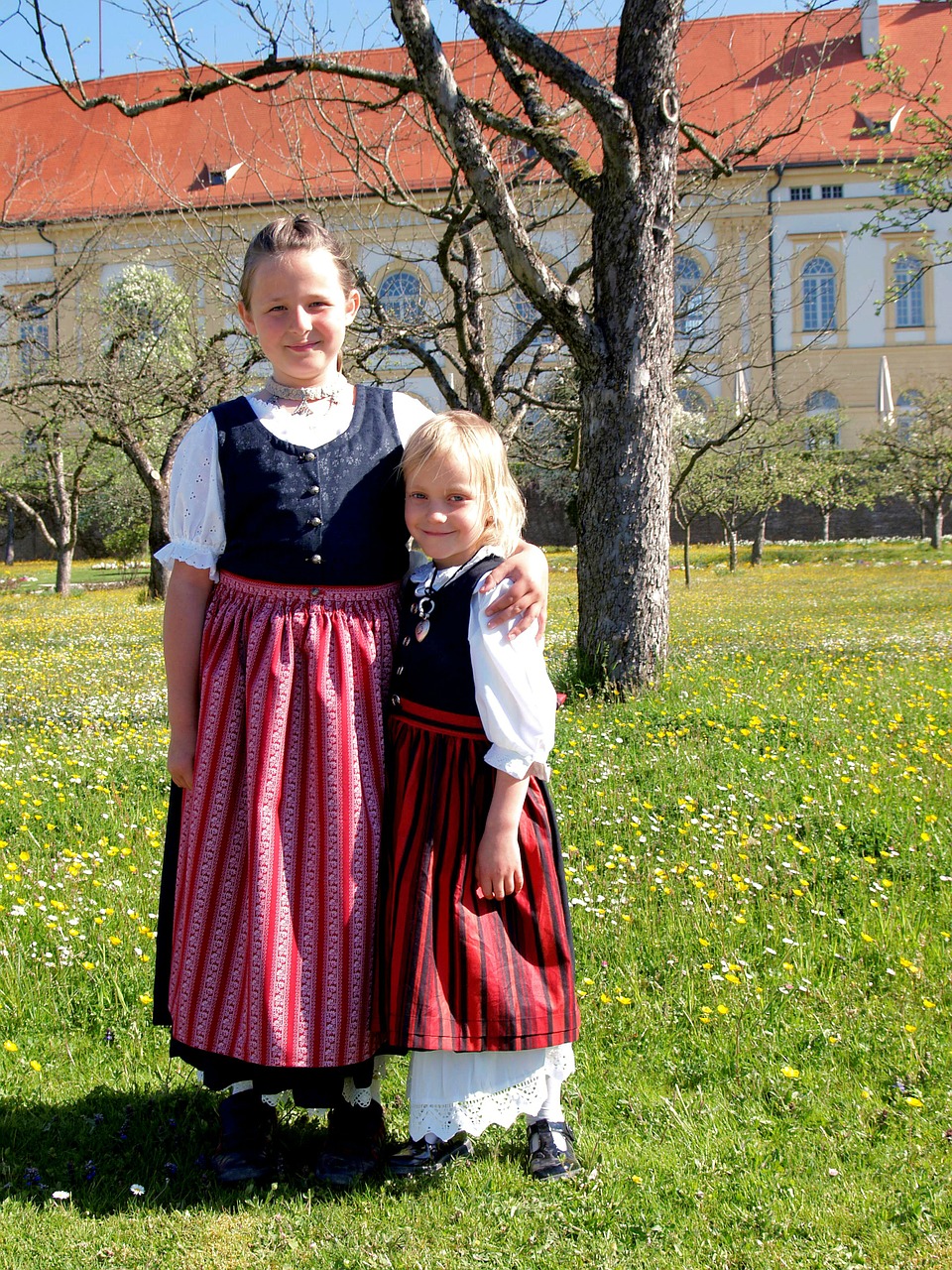 bavarian kids girls free photo