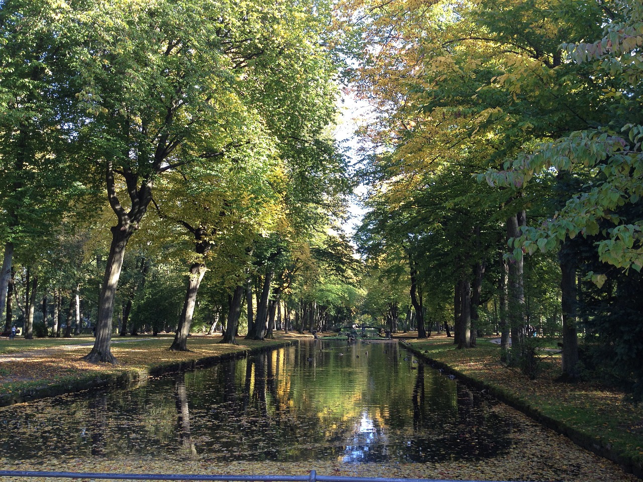 bayreuth courtyard garden park free photo