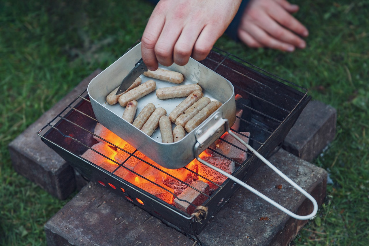bbq  sausages  meat free photo