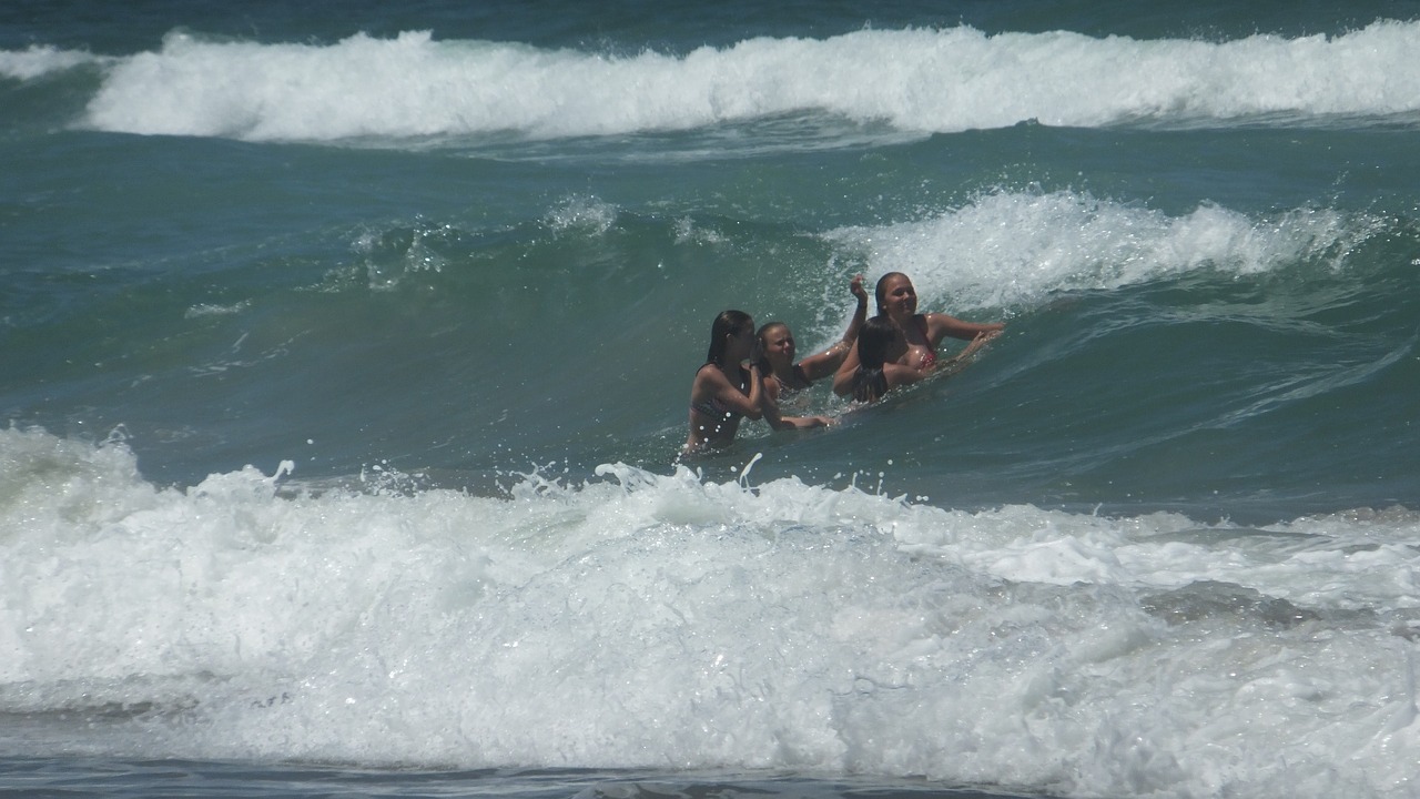 beach girls surf free photo