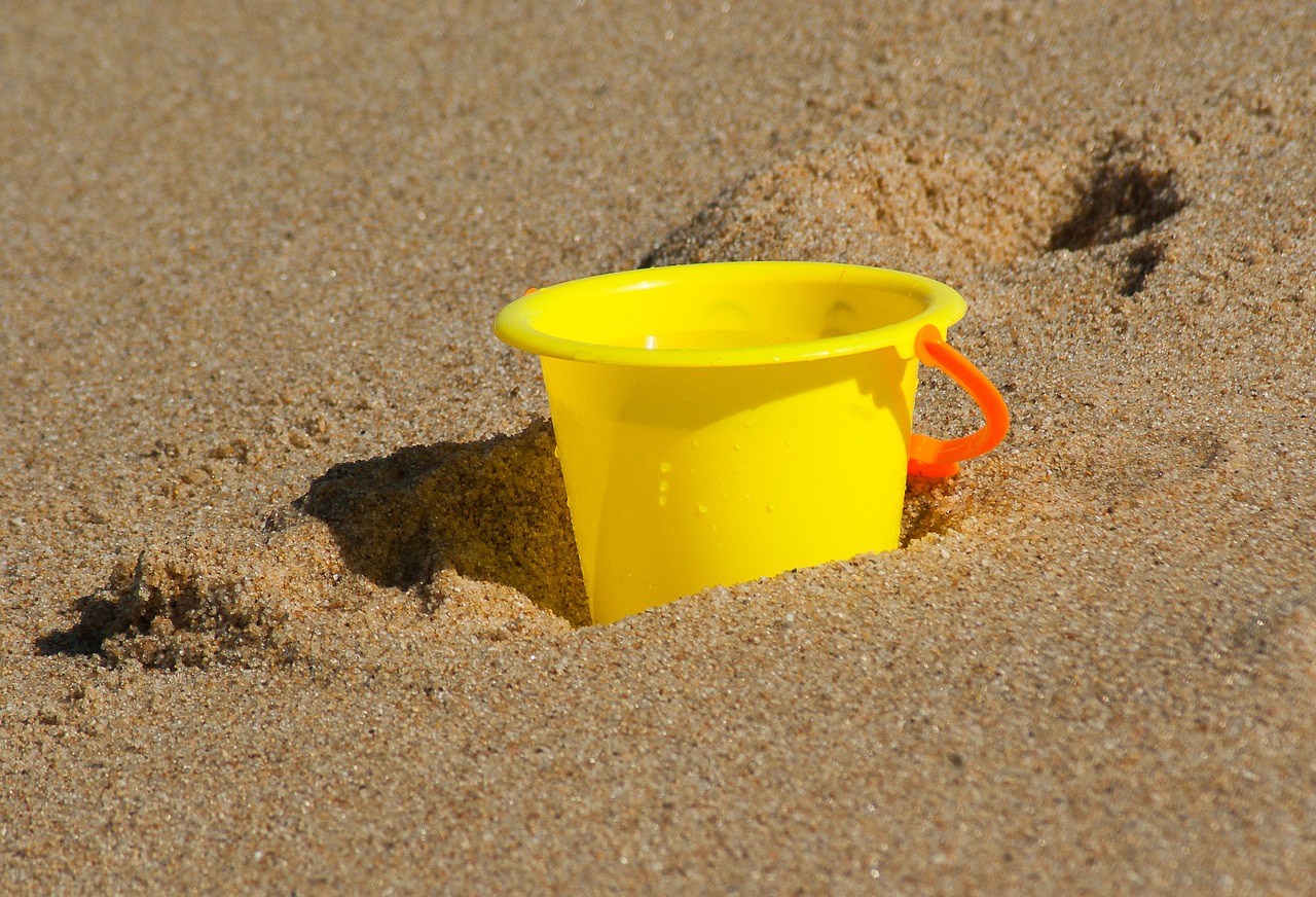 beach bucket holiday free photo