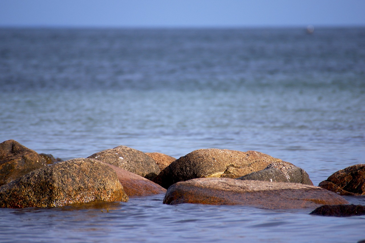 beach stones abendstimmung free photo