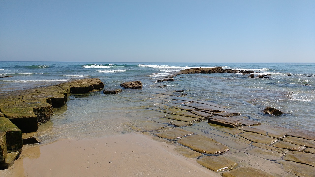 beach rock mar free photo