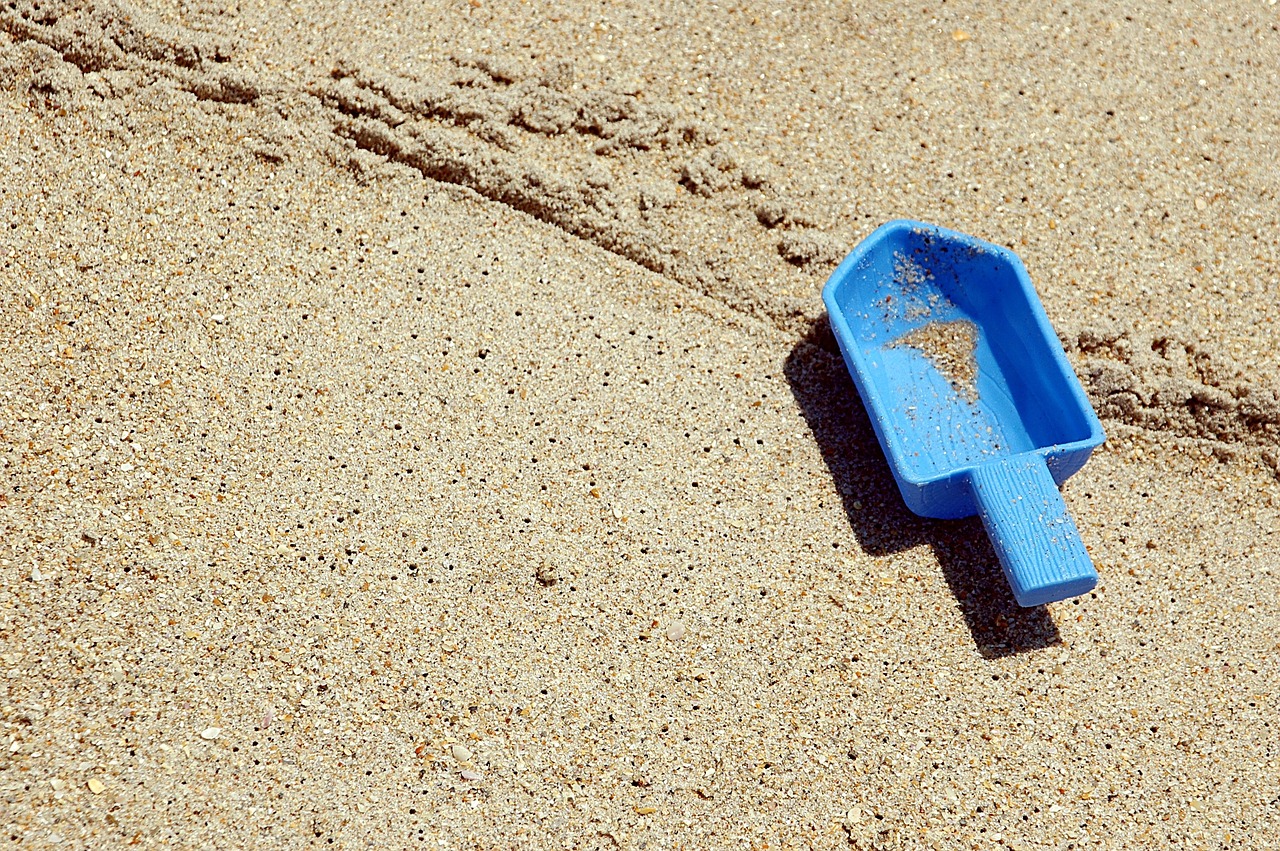 beach toy shovel left behind free photo