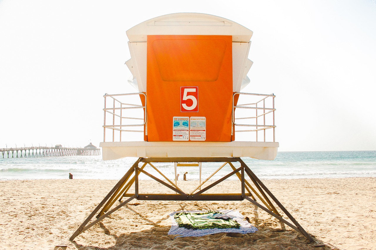 beach lifeguard tower ocean free photo