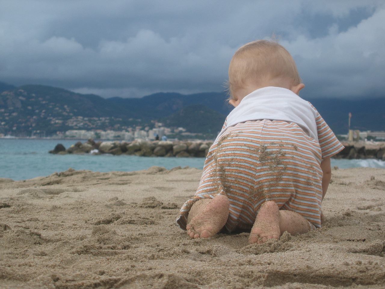 beach child sea free photo